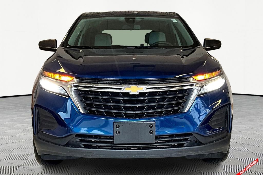 Used 2022 Chevrolet Equinox LS image 2