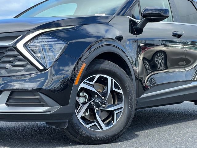 Certified 2025 Kia Sportage LX image 2