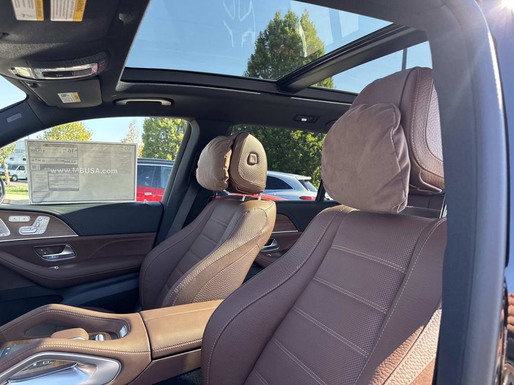 New 2026 Mercedes-Benz GLS 580 4MATIC image 21