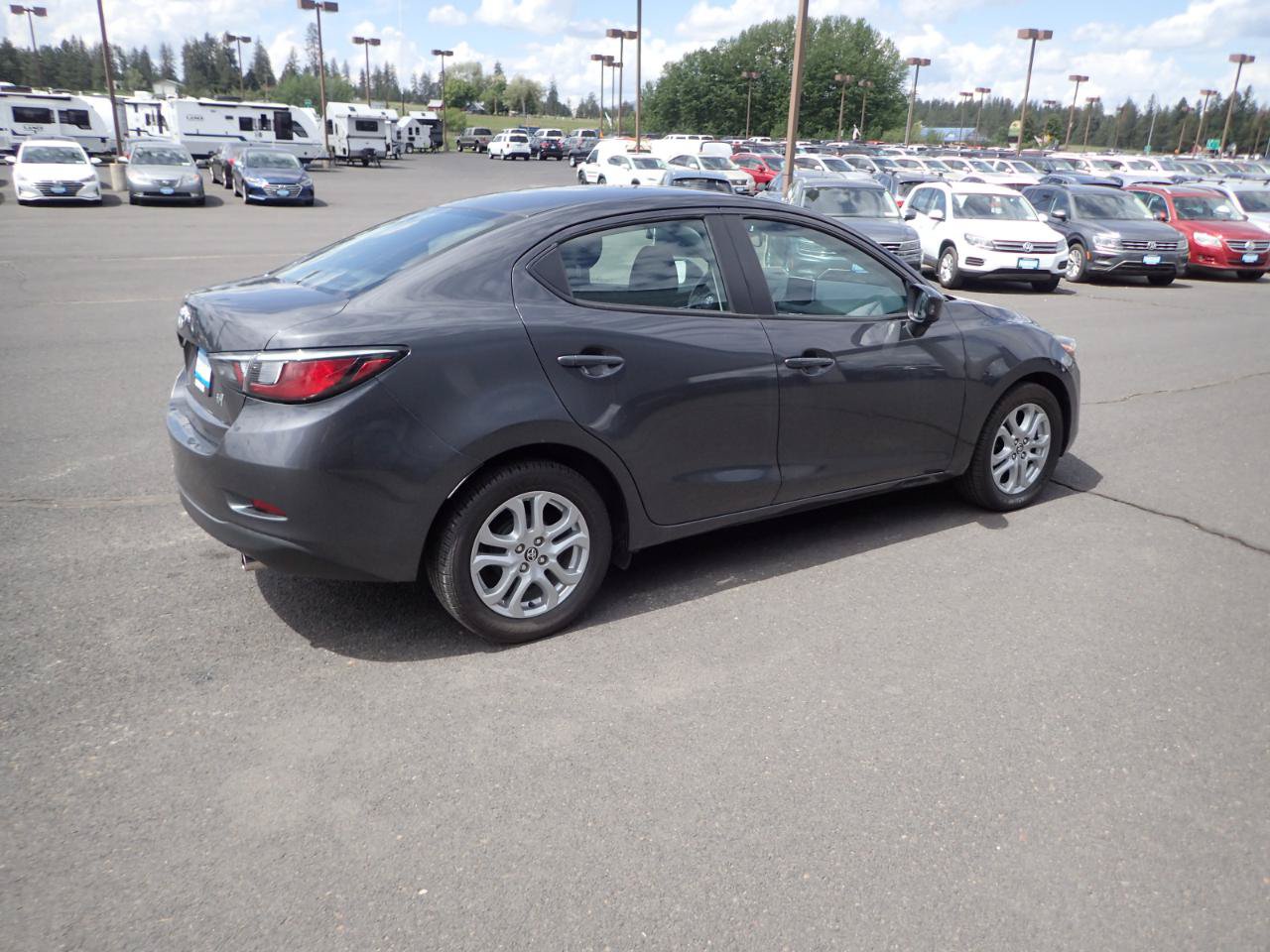 Used 2017 Toyota Yaris iA FWD image 5