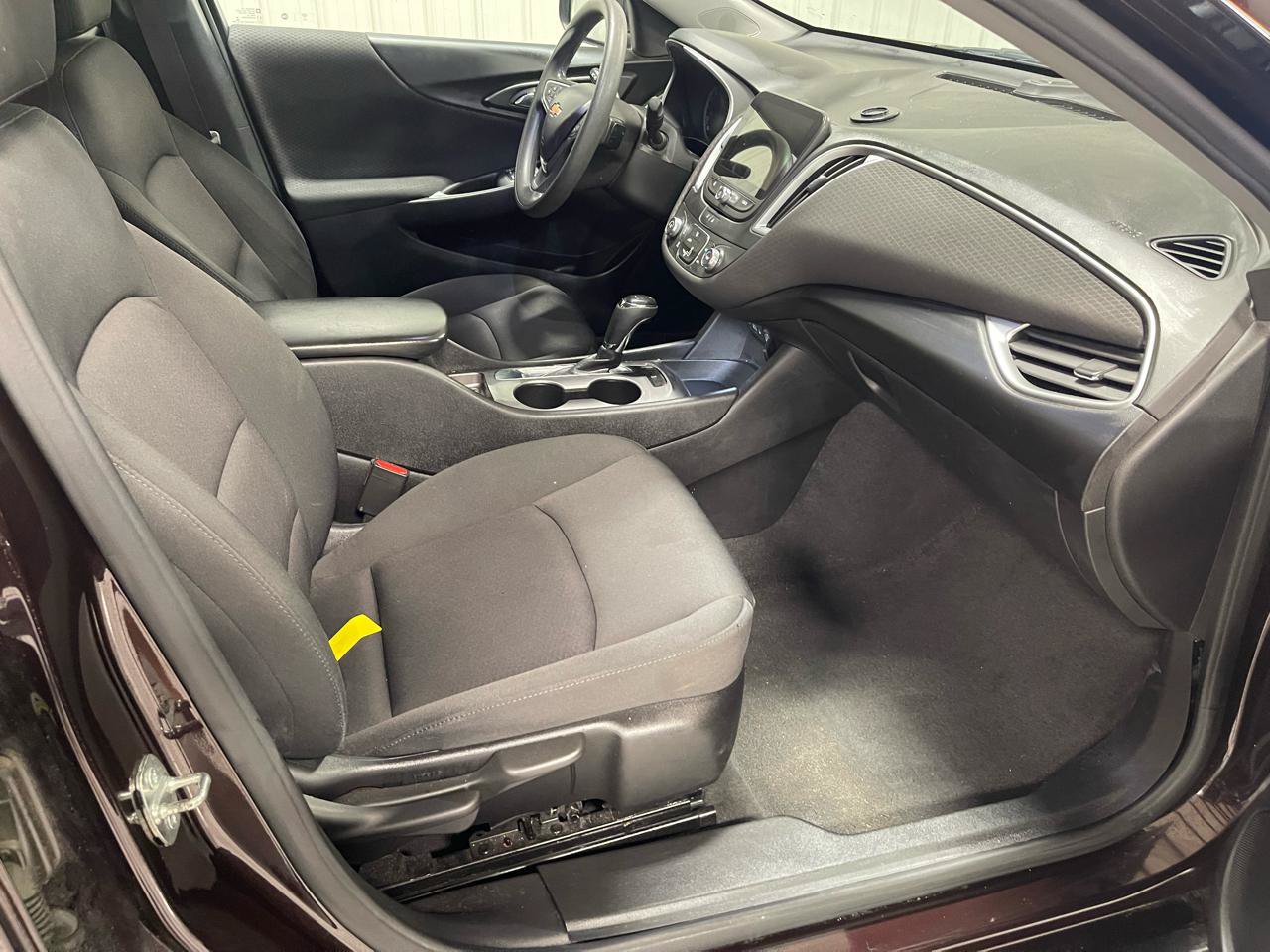 Used 2020 Chevrolet Malibu LS FWD image 9