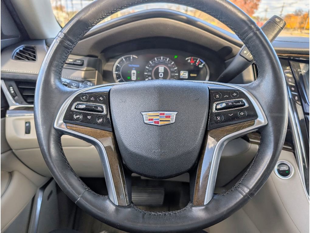 Used 2018 Cadillac Escalade Luxury image 21