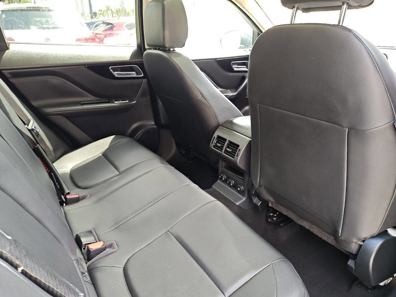 Used 2019 Jaguar F-PACE AWD/4WD image 58