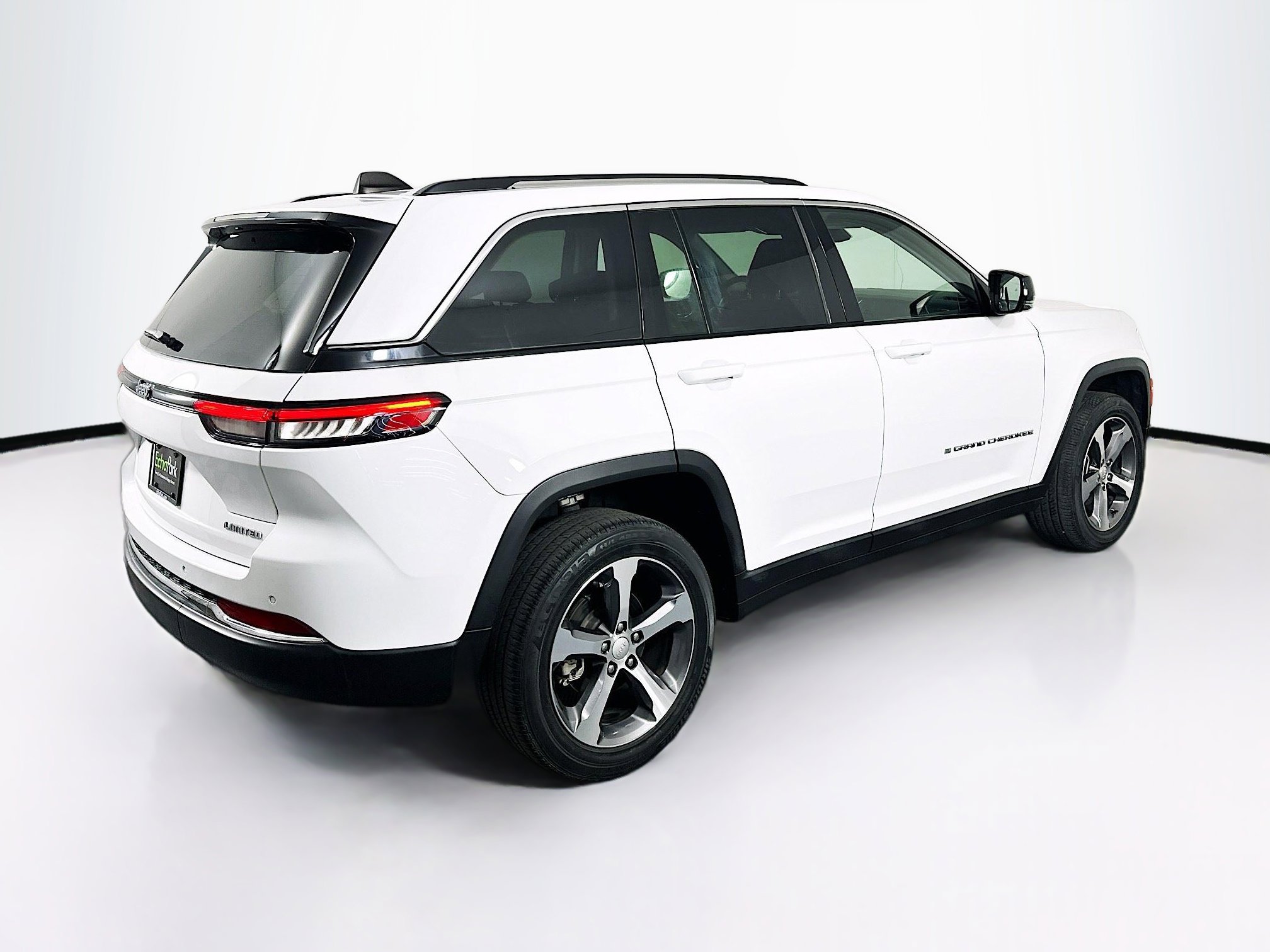 Used 2023 Jeep Grand Cherokee Limited image 9