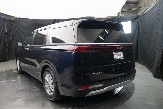 Used 2024 Kia Carnival LX image 10