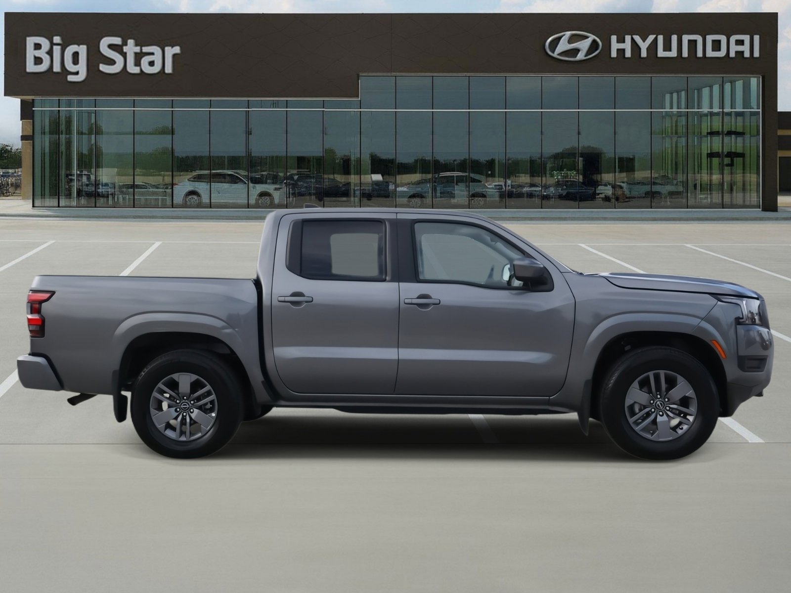 Used 2025 Nissan Frontier SV image 5