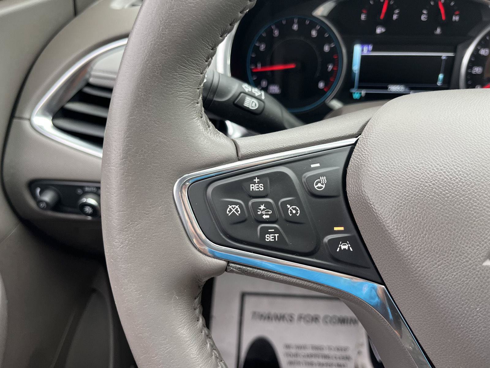 Used 2018 Chevrolet Malibu Premier w/ Premier Sun and Wheel Package FWD image 8