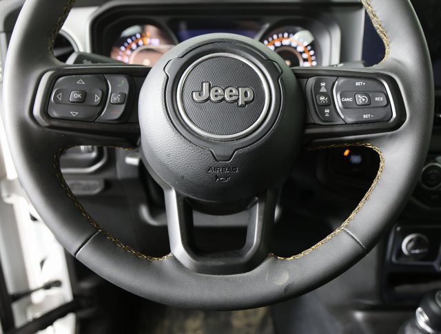 Used 2024 Jeep Gladiator Sport image 13