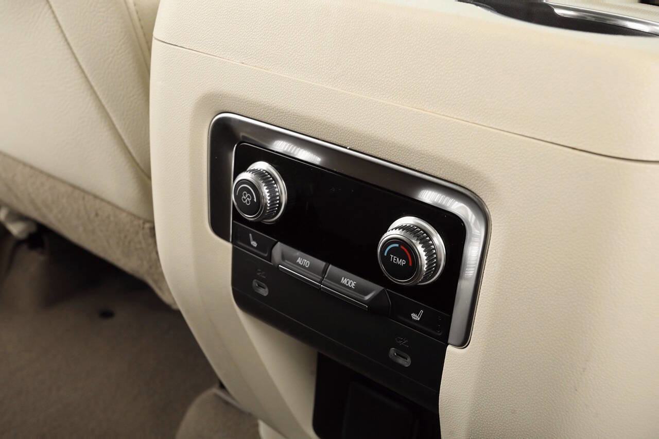 Used 2021 GMC Yukon Denali w/ Denali Premium Package image 33