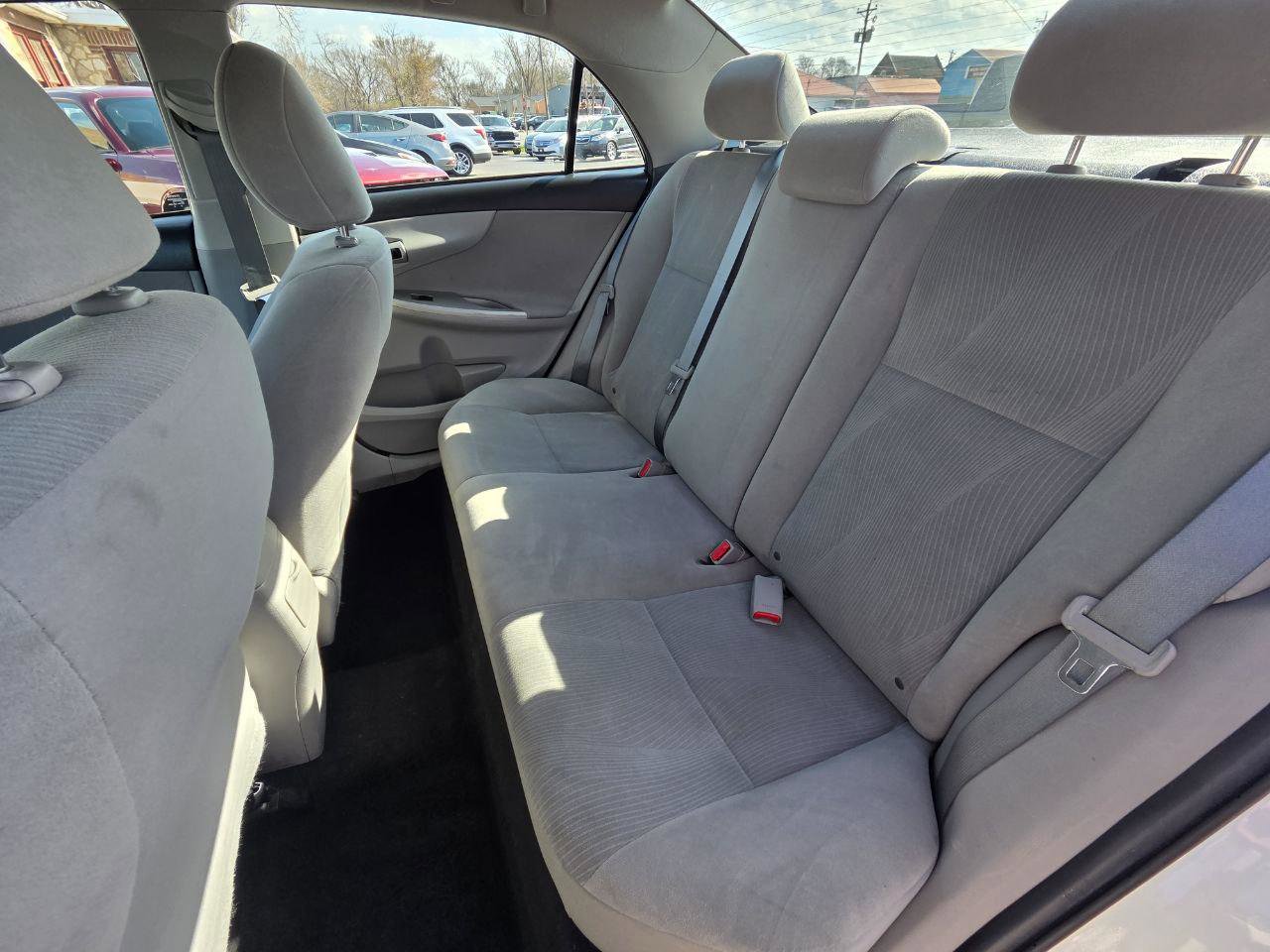 Used 2013 Toyota Corolla LE image 15