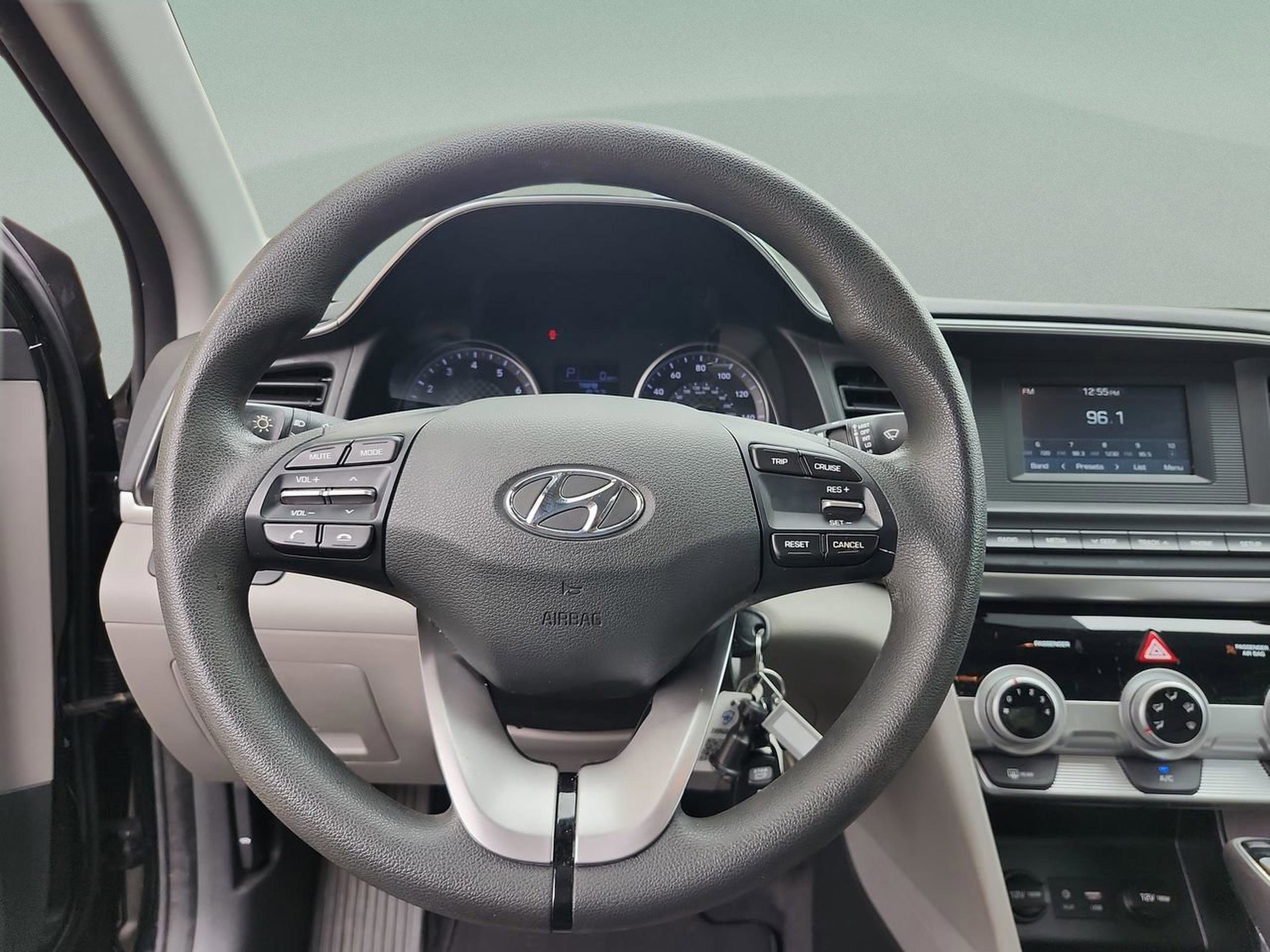 Used 2019 Hyundai Elantra SE FWD image 9