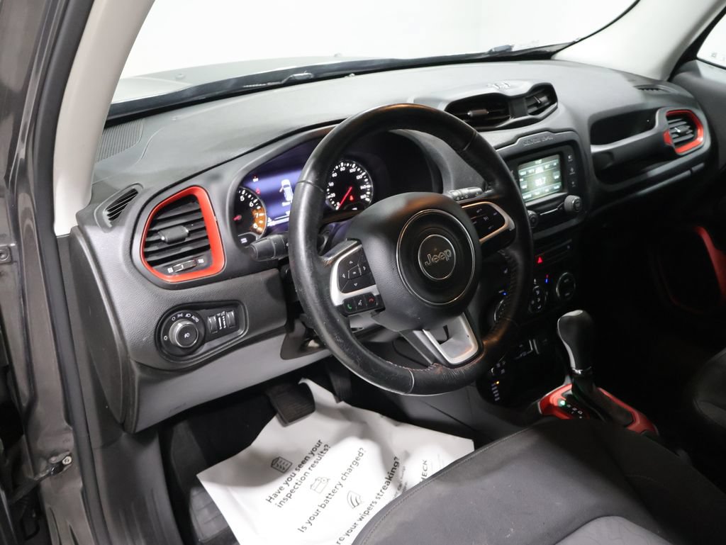 Used 2017 Jeep Renegade Trailhawk w/ Popular Equipment Group AWD/4WD image 14