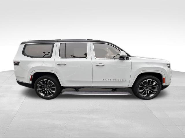 Used 2022 Jeep Grand Wagoneer Series III AWD/4WD image 8