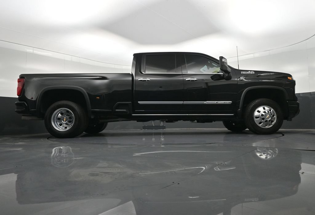 Used 2026 Chevrolet Silverado 3500 High Country w/ High Country Premium Package AWD/4WD image 30