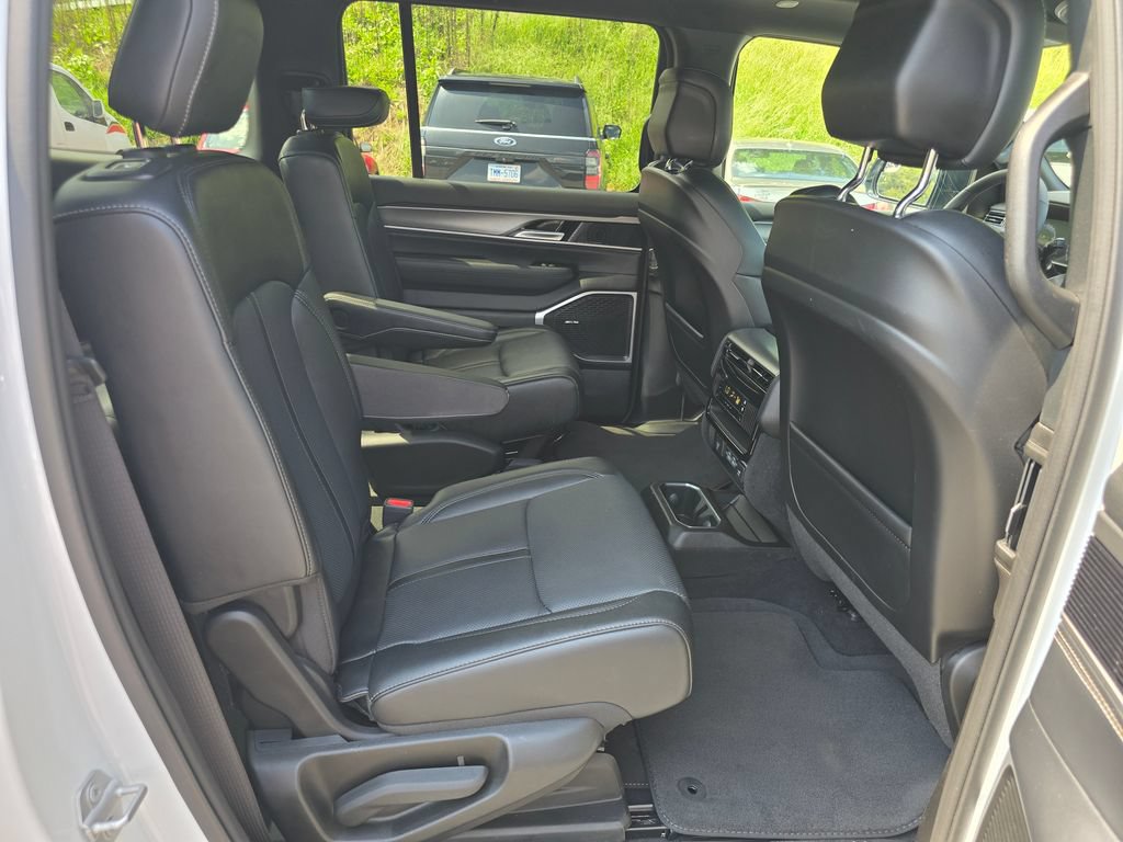 Used 2025 Jeep Wagoneer Series II w/ Premium Group I AWD/4WD image 28
