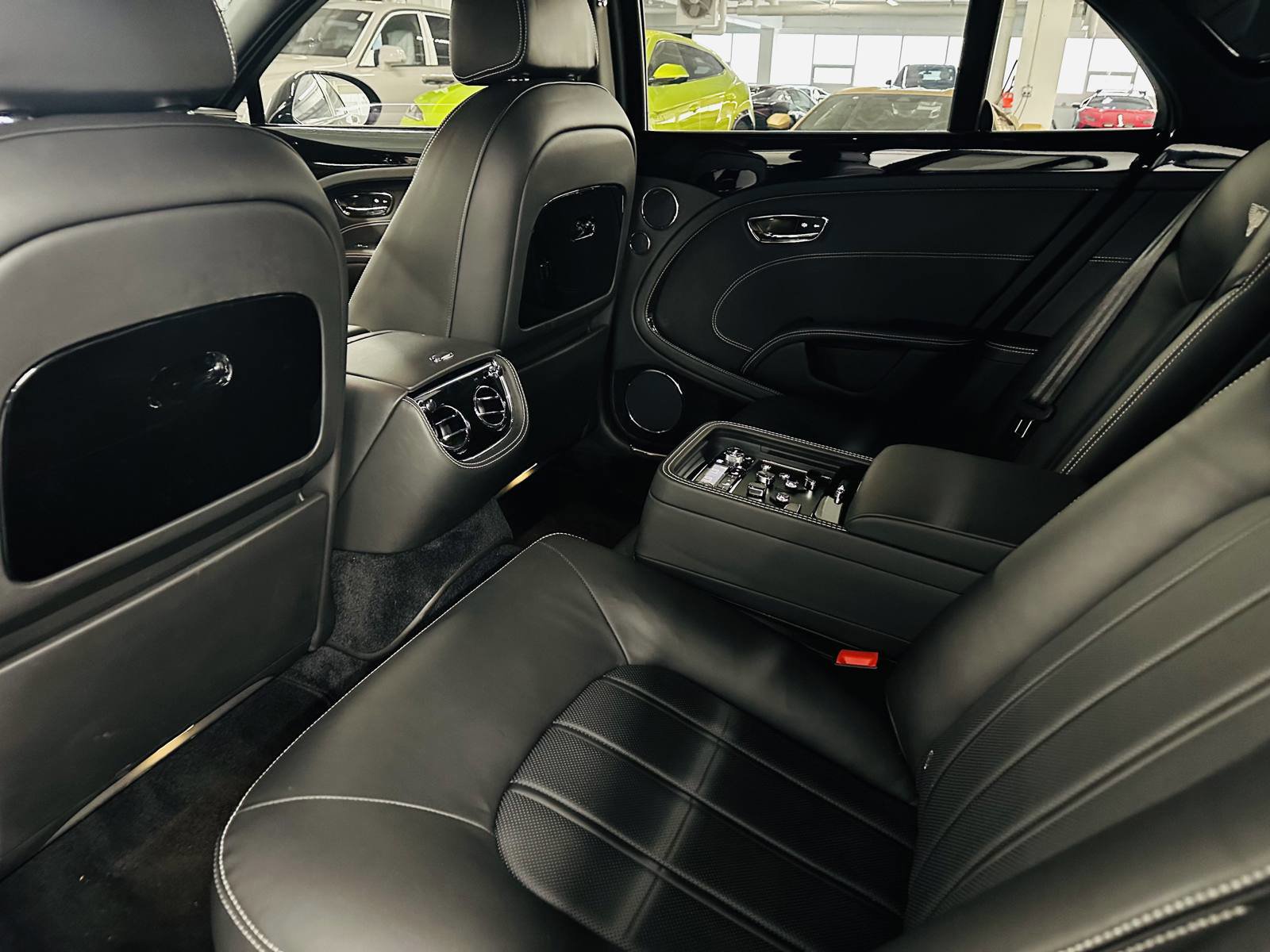 Used 2016 Bentley Mulsanne image 11