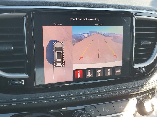 New 2027 Chrysler Pacifica Limited w/ Family Tech Group AWD/4WD image 27