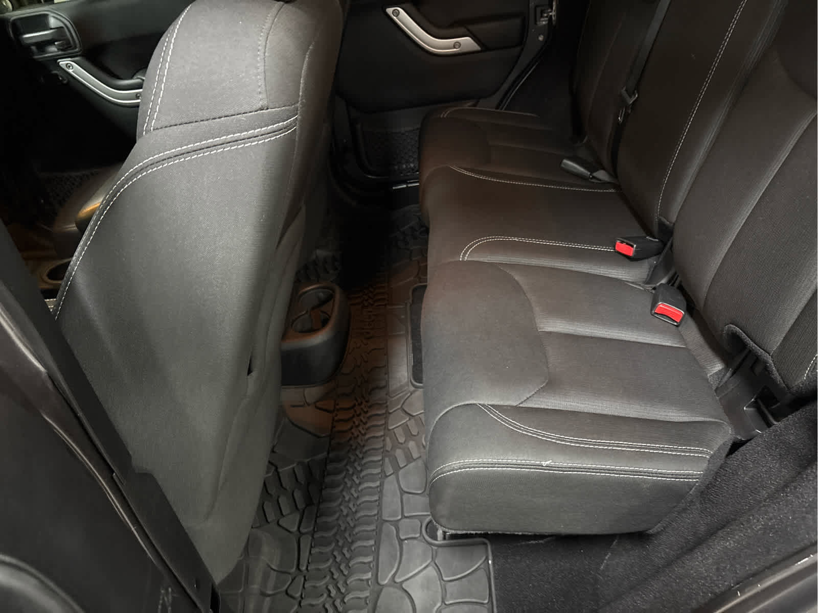 Used 2014 Jeep Wrangler Unlimited Sahara w/ Connectivity Group image 37