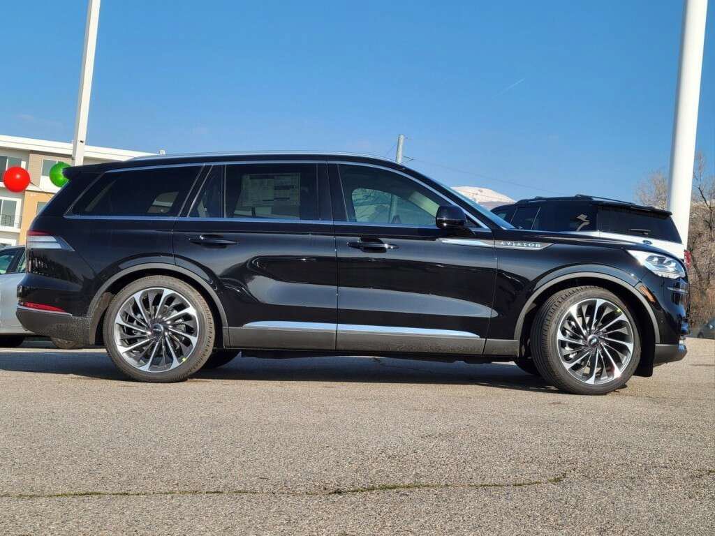 Used 2023 Lincoln Aviator Reserve w/ Equipment Group 201A AWD/4WD image 20