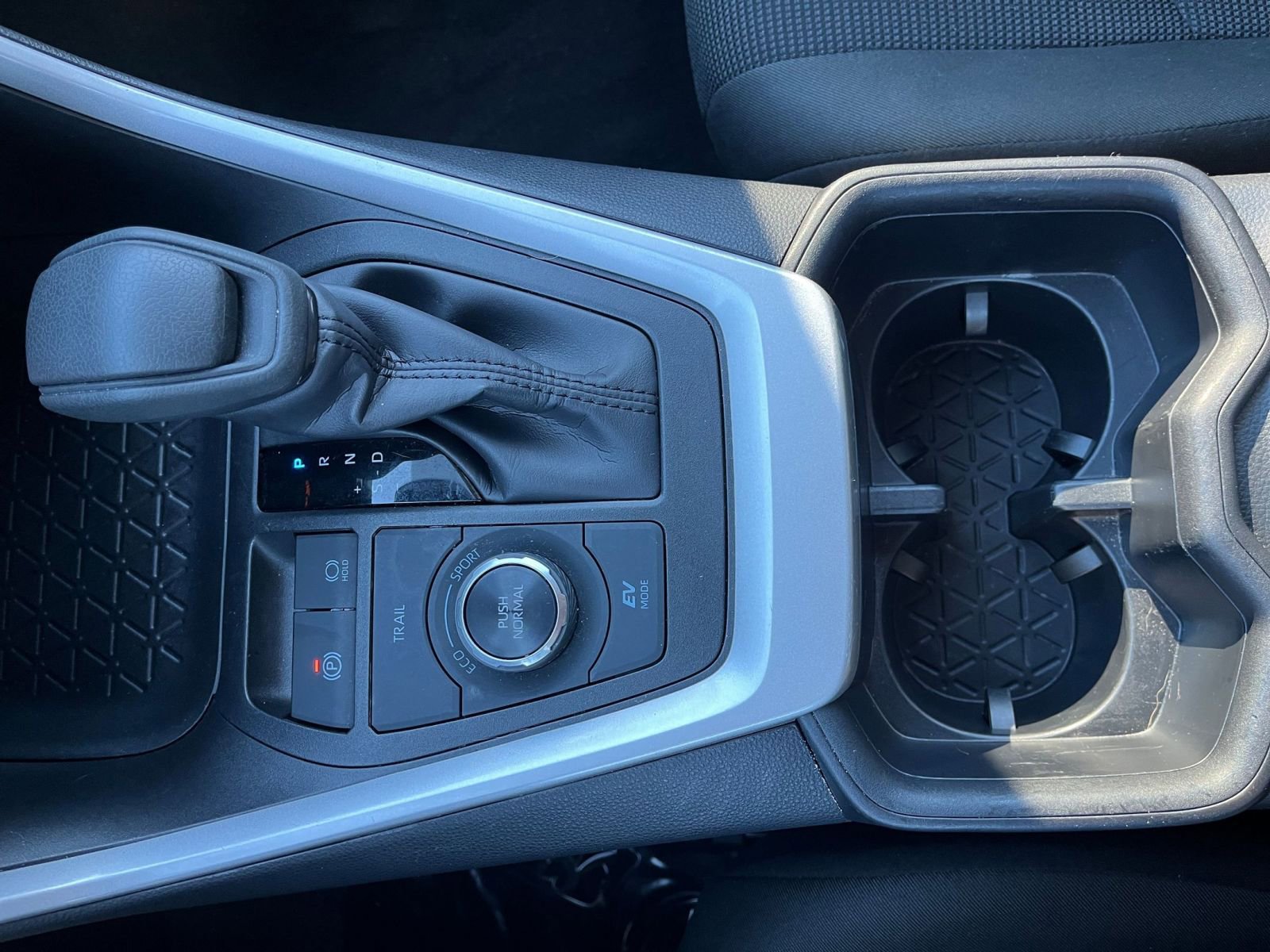 Used 2025 Toyota RAV4 LE image 36