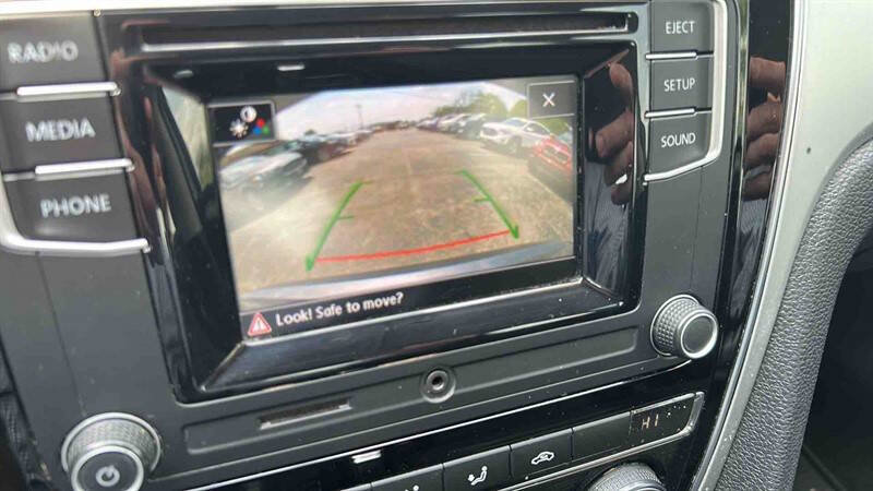 Used 2017 Volkswagen Passat 1.8T S image 19