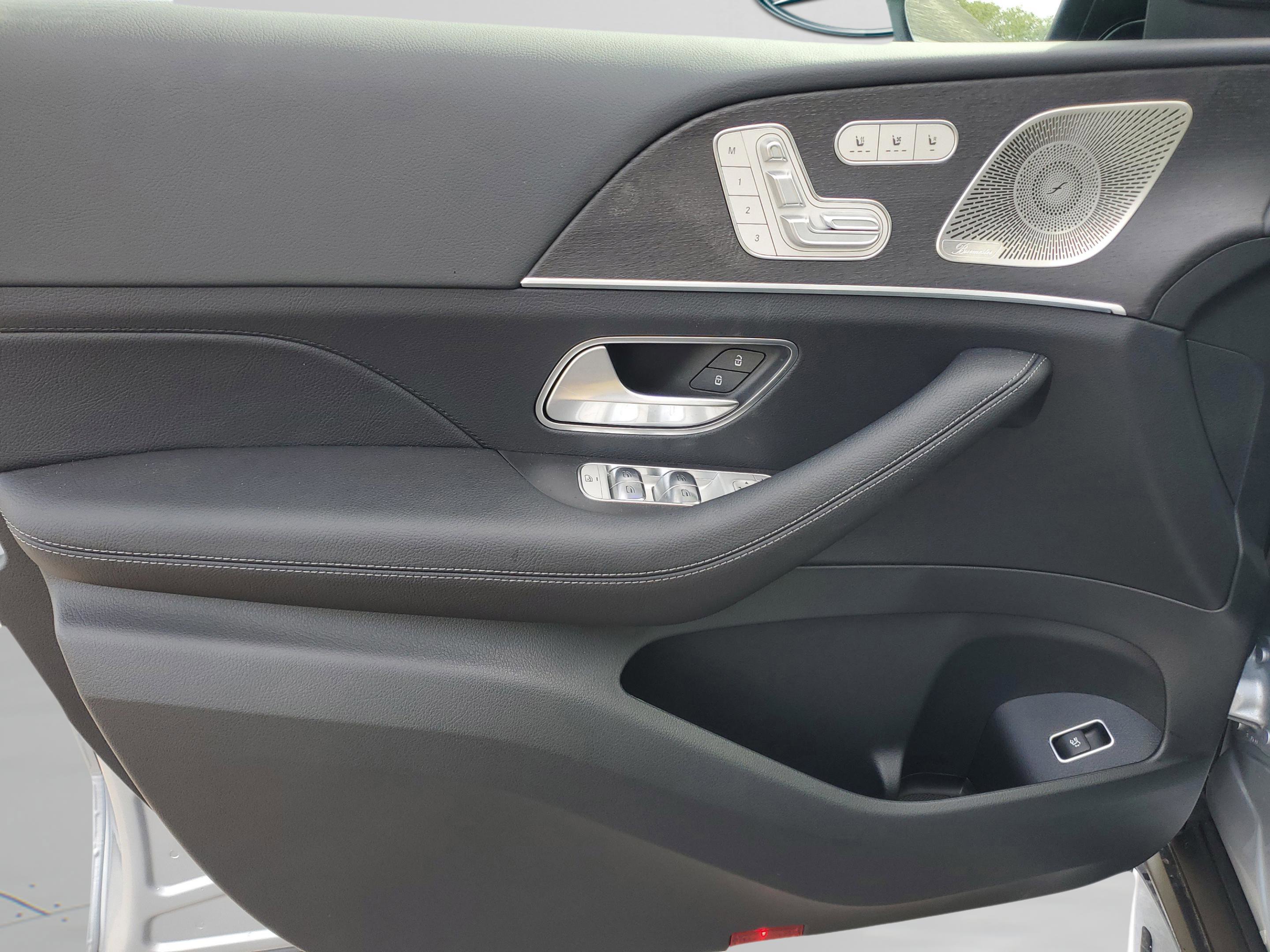 Certified 2026 Mercedes-Benz GLS 450 4MATIC image 36