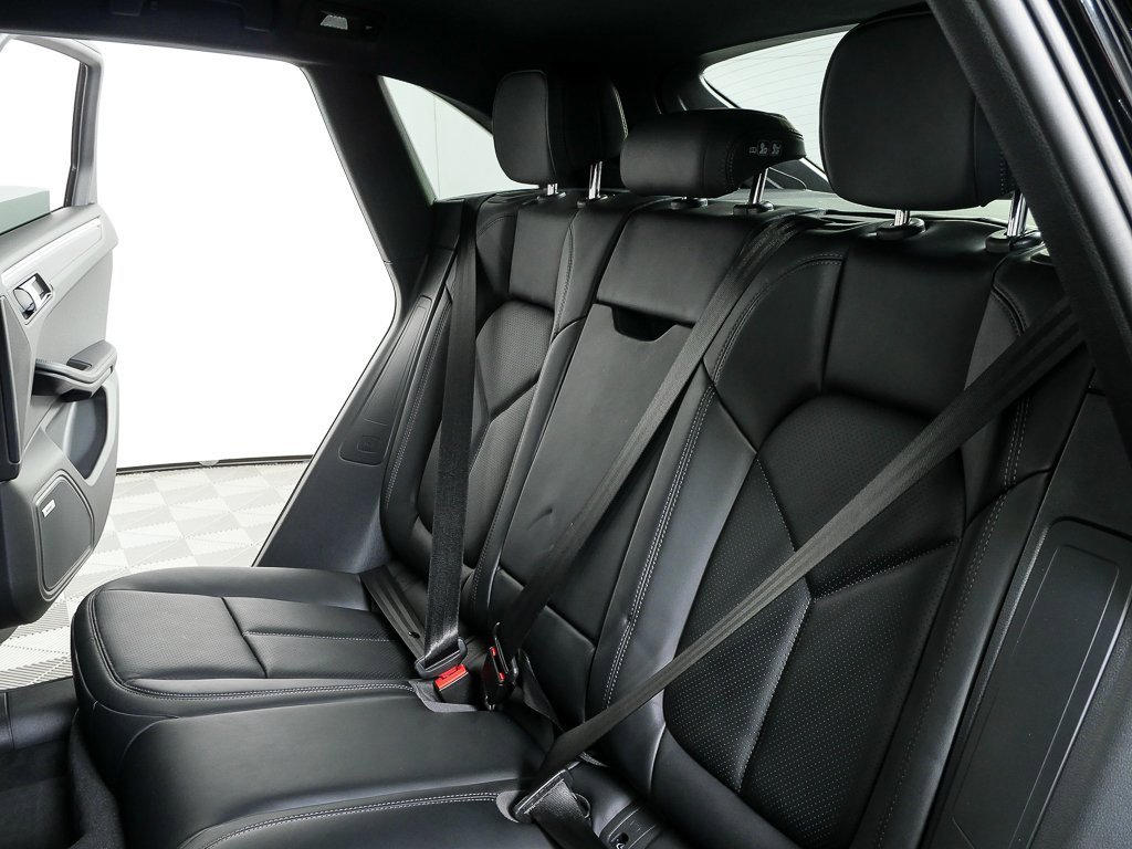 New 2026 Porsche Macan image 22