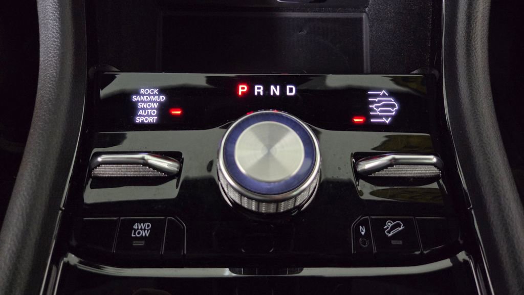 Used 2022 Jeep Grand Cherokee Overland w/ Luxury Tech Group IV image 29