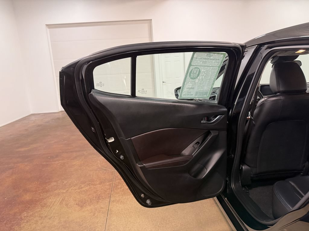 Used 2018 MAZDA MAZDA3 Touring FWD image 45