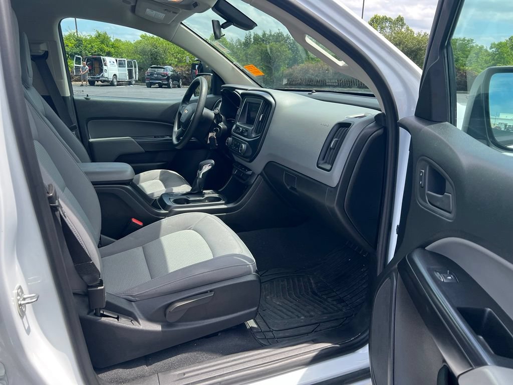 Used 2022 Chevrolet Colorado W/T AWD/4WD image 9