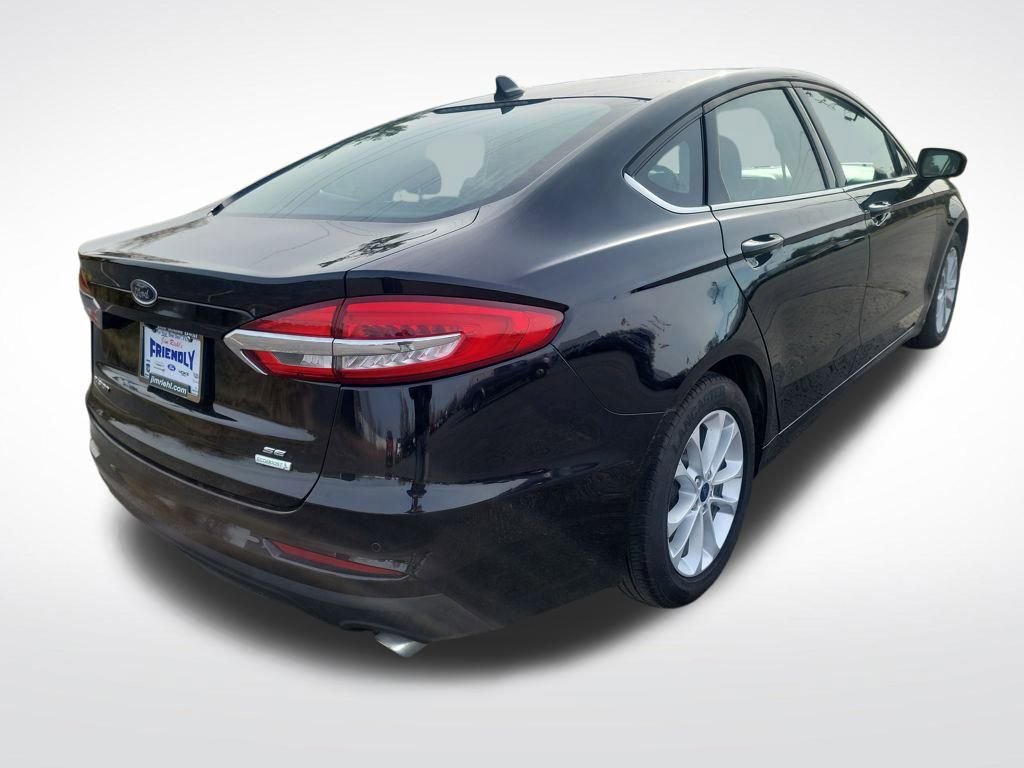 Used 2020 Ford Fusion SE image 5