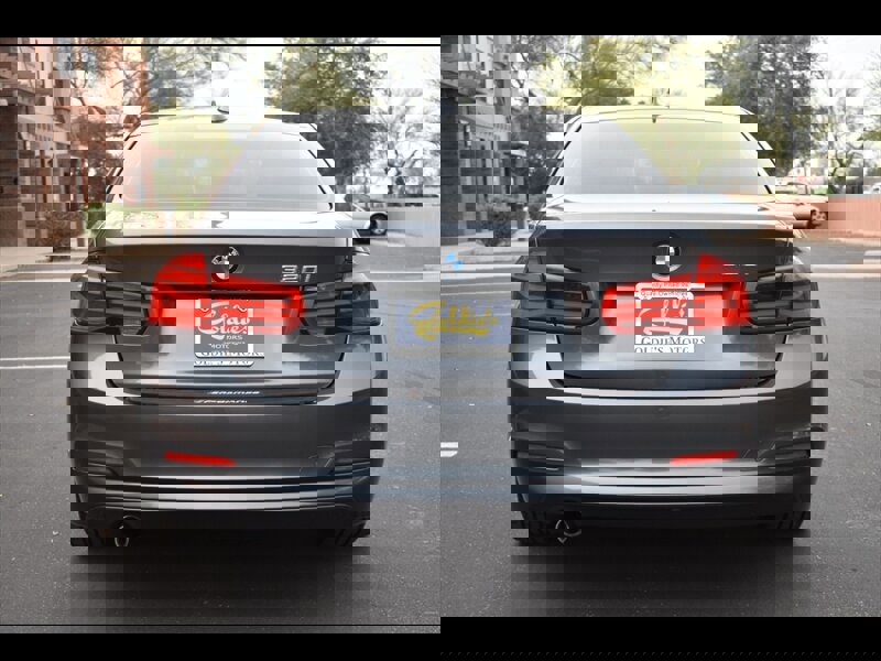 Used 2016 BMW 320i Sedan w/ Sport Package image 9