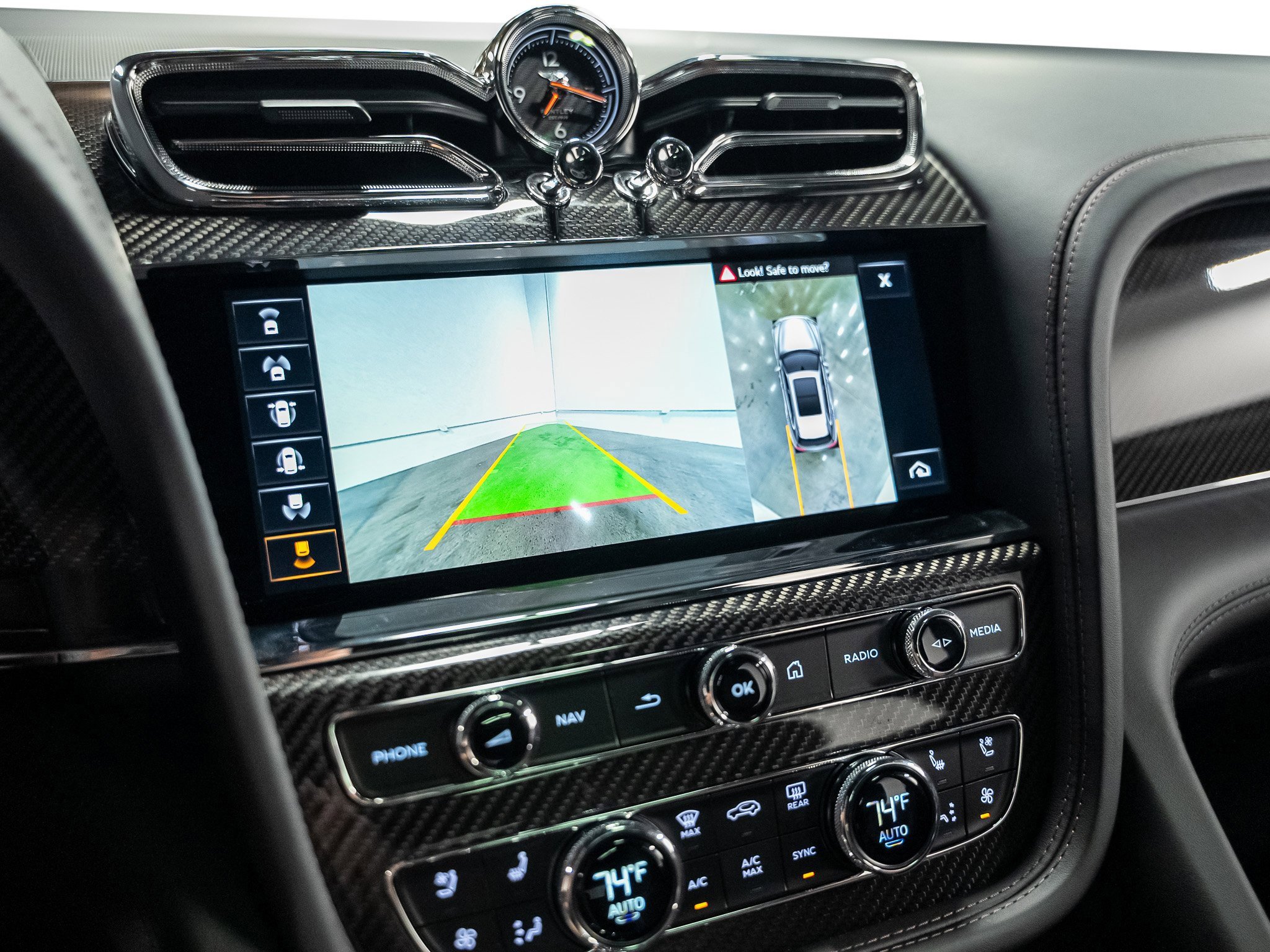 Used 2022 Bentley Bentayga image 50