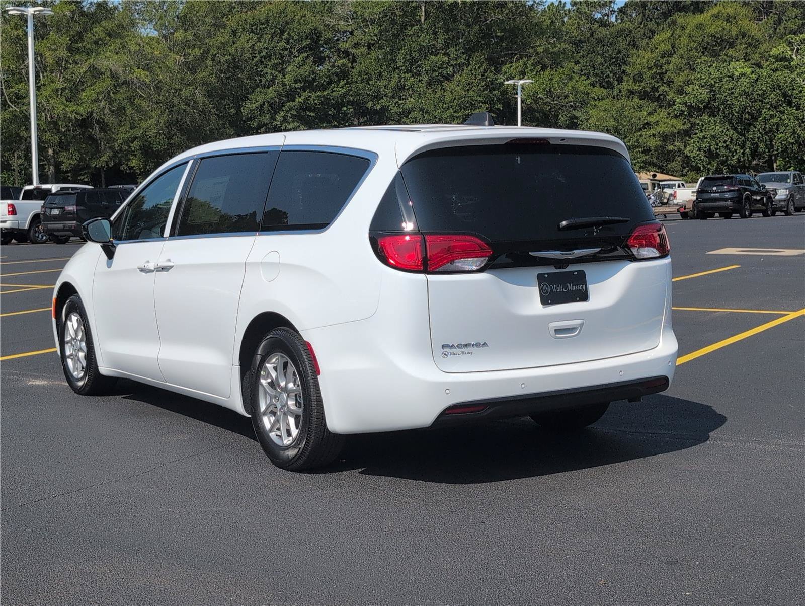 New 2027 Chrysler Pacifica LX FWD image 3