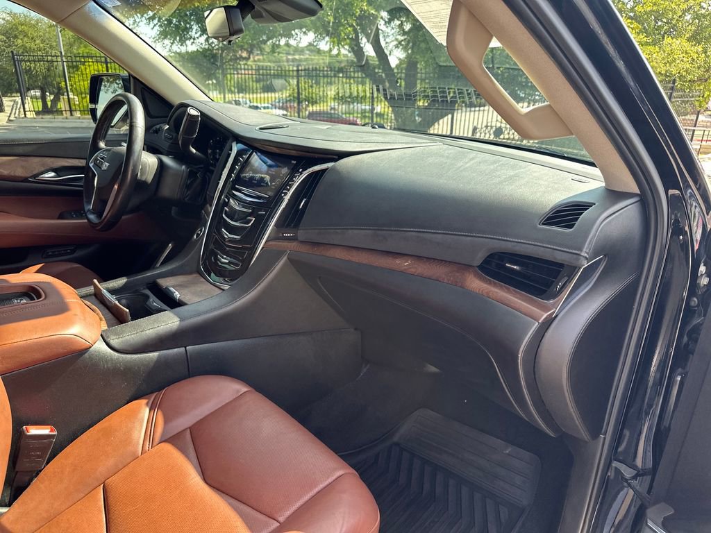 Used 2017 Cadillac Escalade Premium Luxury RWD image 43