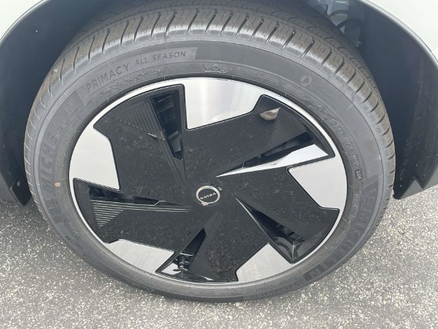 New 2026 Volvo EX30 Ultra w/ Protection Package Premier AWD/4WD image 9