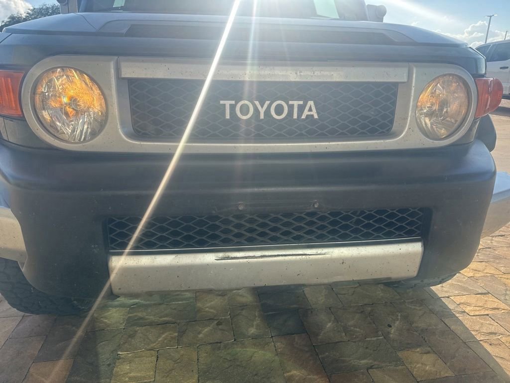 Used 2012 Toyota FJ Cruiser 4WD w/ Convenience Pkg image 4