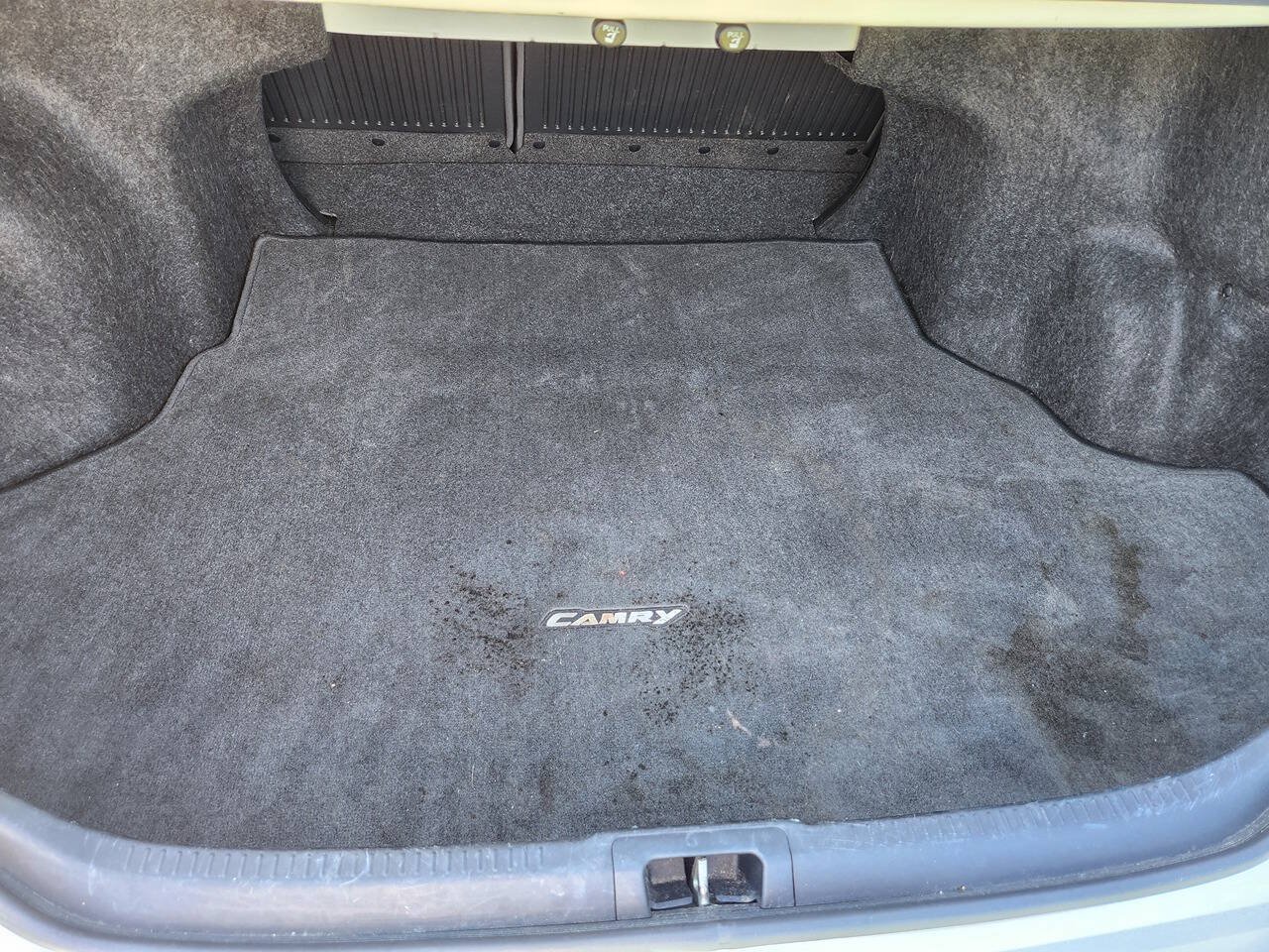 Used 2015 Toyota Camry LE FWD image 14