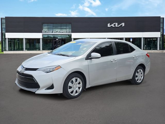 Used 2017 Toyota Corolla LE FWD image 2
