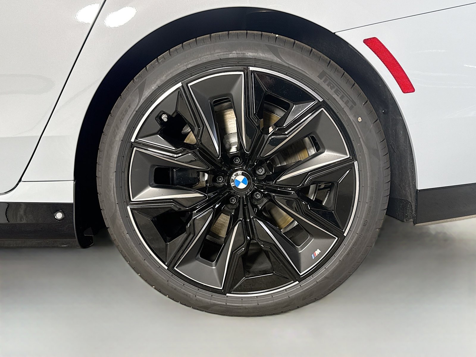 New 2026 BMW i7 M70 w/ Executive Package AWD/4WD image 33