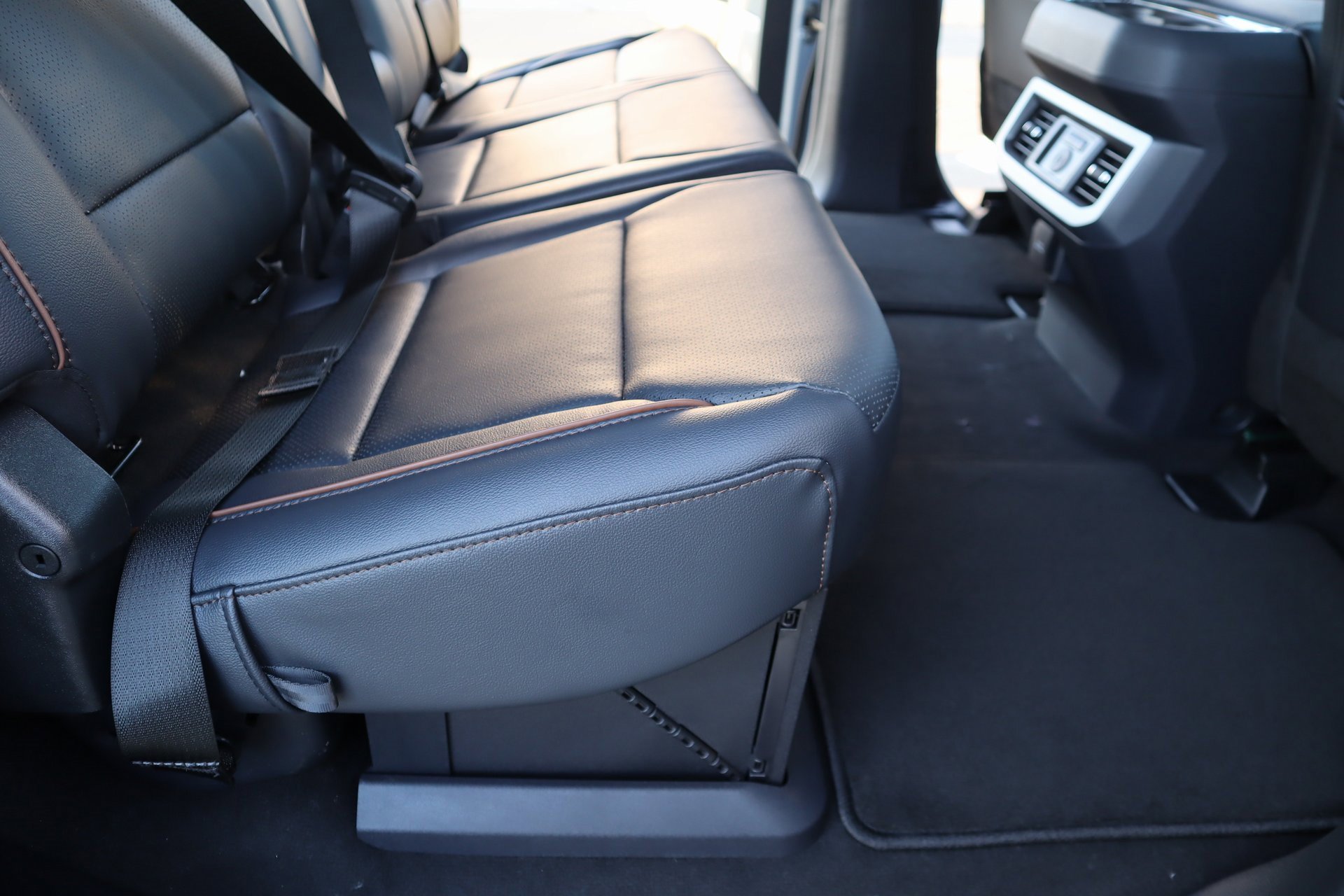 New 2026 Ford F350 Lariat w/ Chrome Package image 16