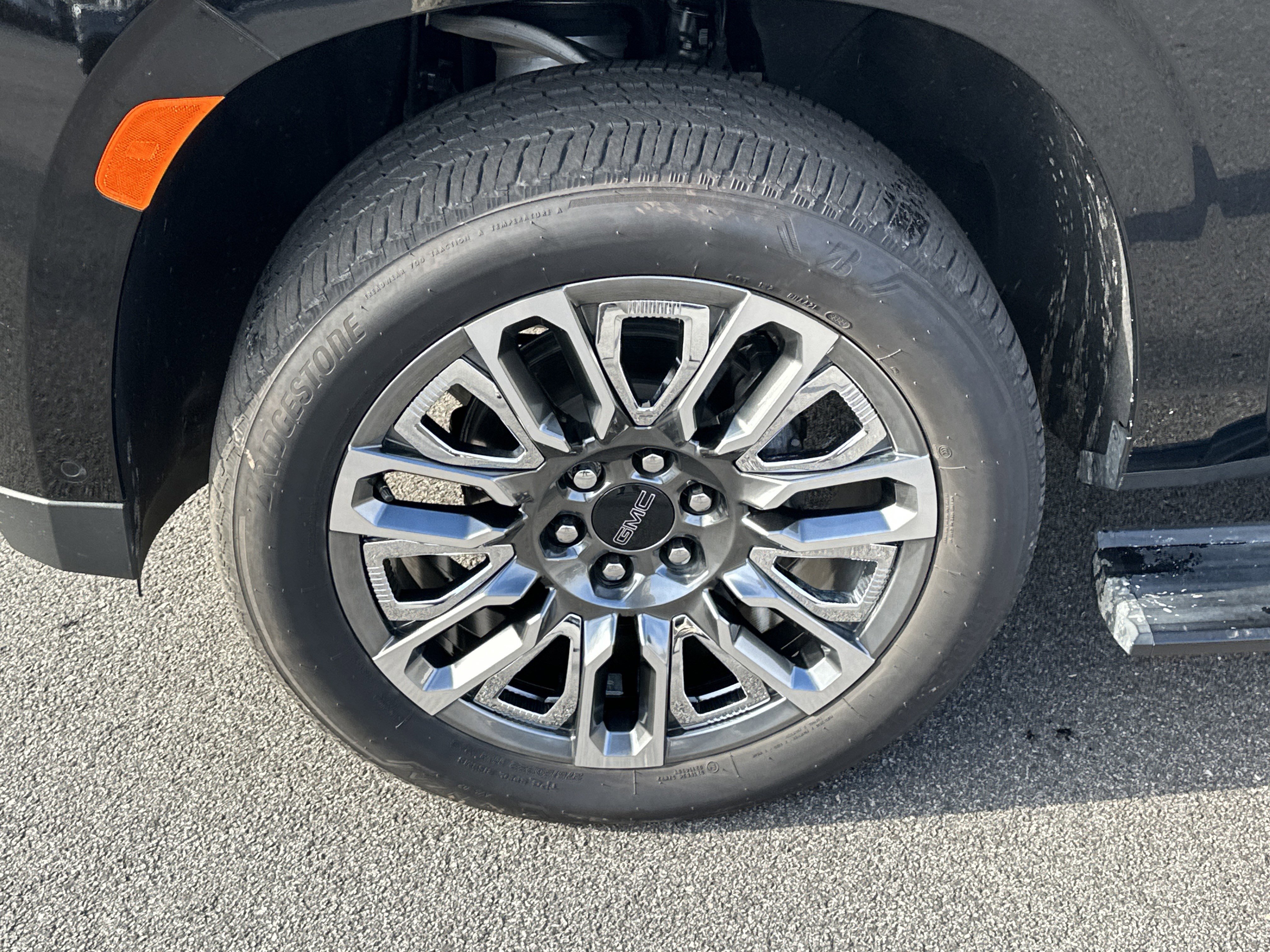 Certified 2024 GMC Yukon Denali Ultimate image 13