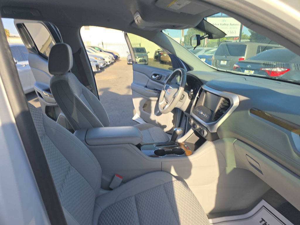 Used 2018 GMC Acadia SLE image 17