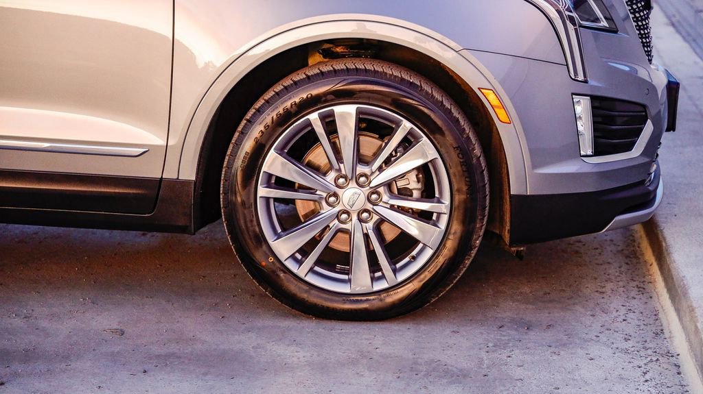 Used 2024 Cadillac XT5 Premium Luxury image 11