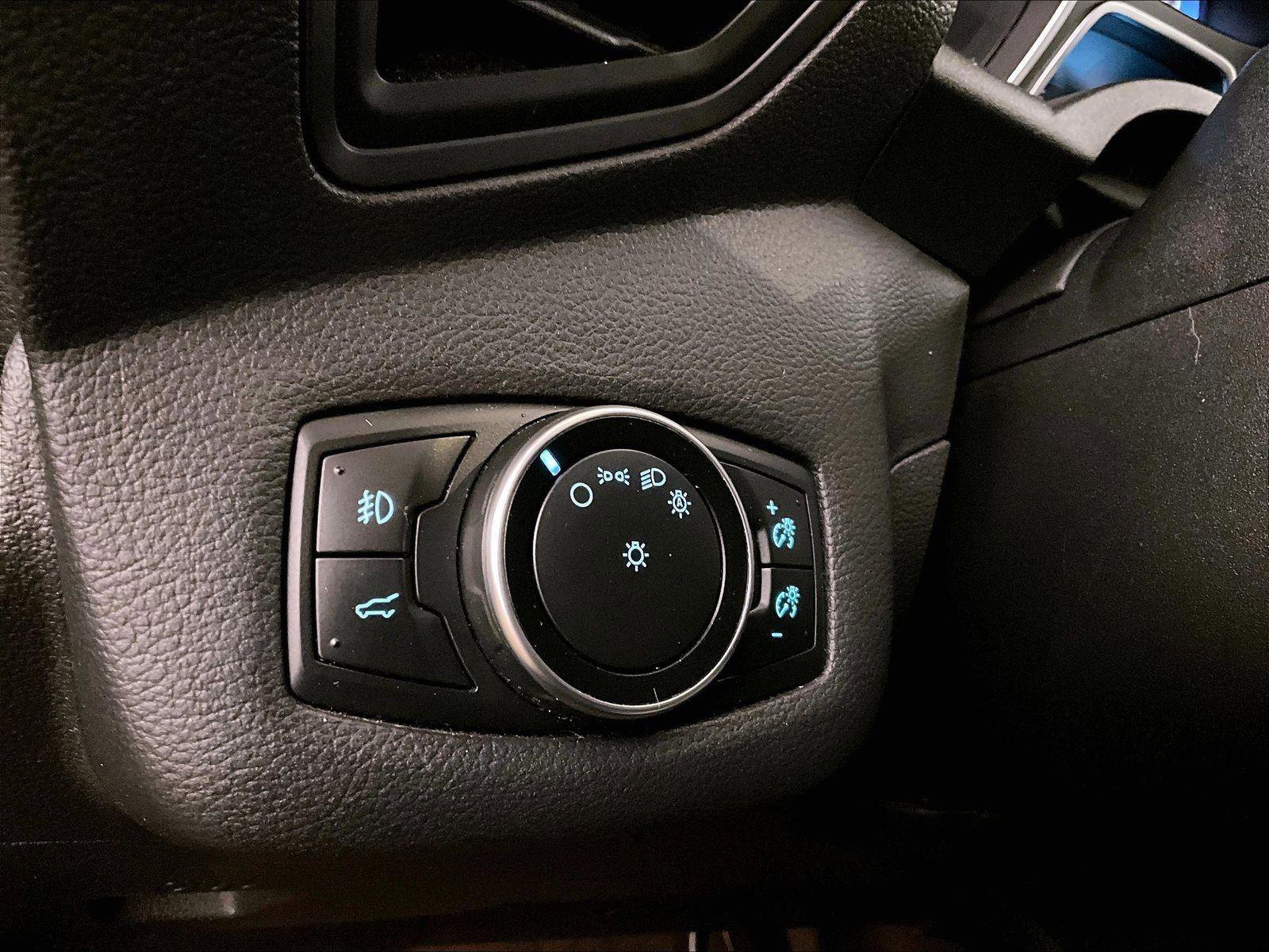 Used 2017 Ford Escape SE w/ Equipment Group 201A image 31