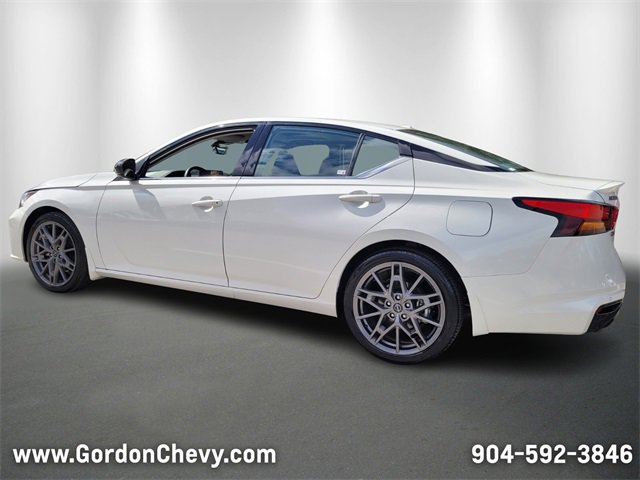 Used 2024 Nissan Altima 2.0 SR image 3