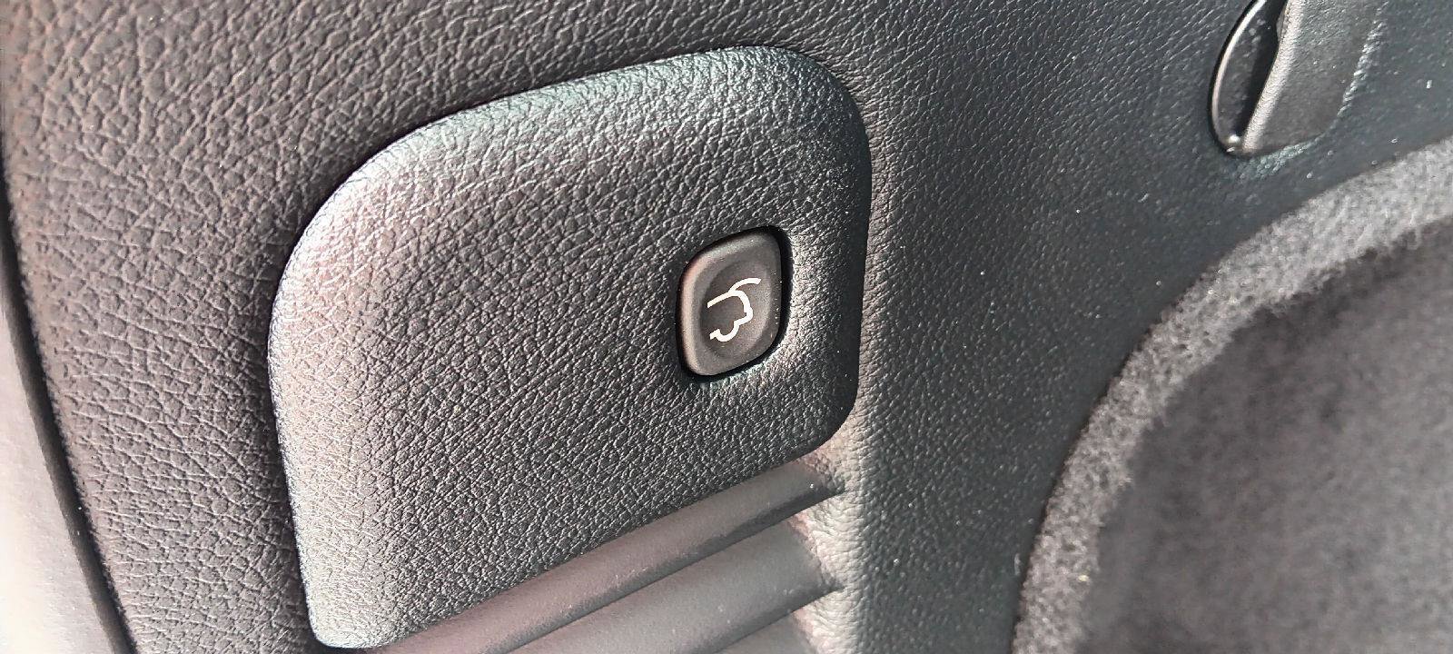 Used 2020 Jeep Grand Cherokee Overland RWD image 32