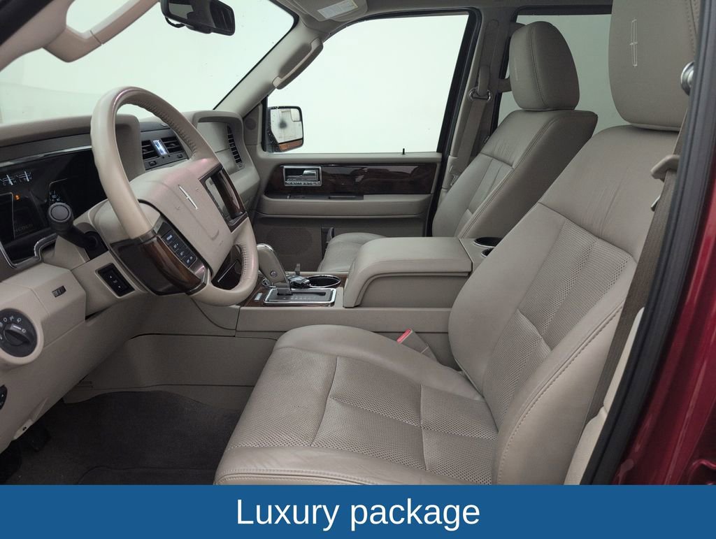 Used 2014 Lincoln Navigator 2WD image 4