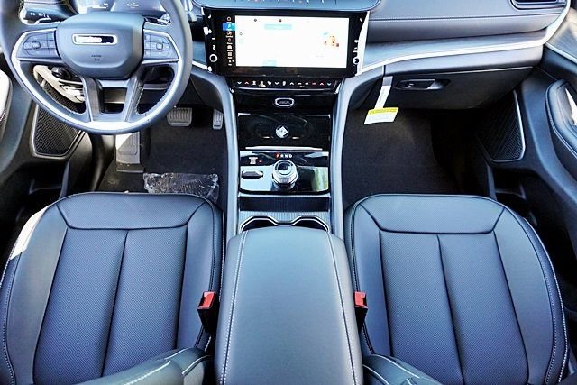 New 2026 Jeep Grand Cherokee Limited w/ Luxury Tech Group II image 26