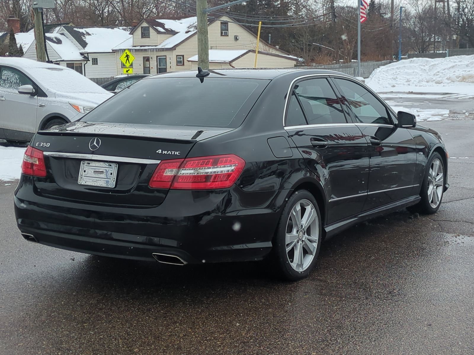 Used 2012 Mercedes-Benz E 350 4MATIC Sedan image 16
